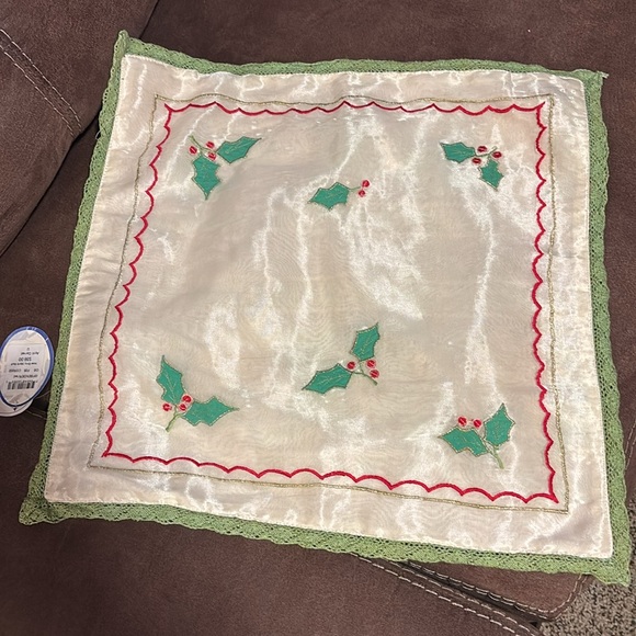 April Cornell Auburge Collection pillow covers 1 pair - Picture 2 of 7